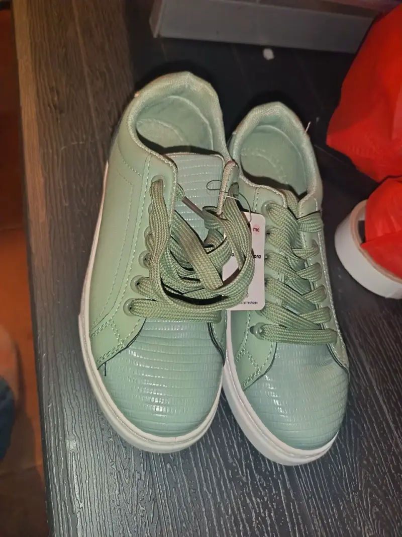 Zapatillas verdes de cuero sintético para mujer - 1