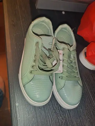 Zapatillas verdes de cuero sintético para mujer - miniatura 1