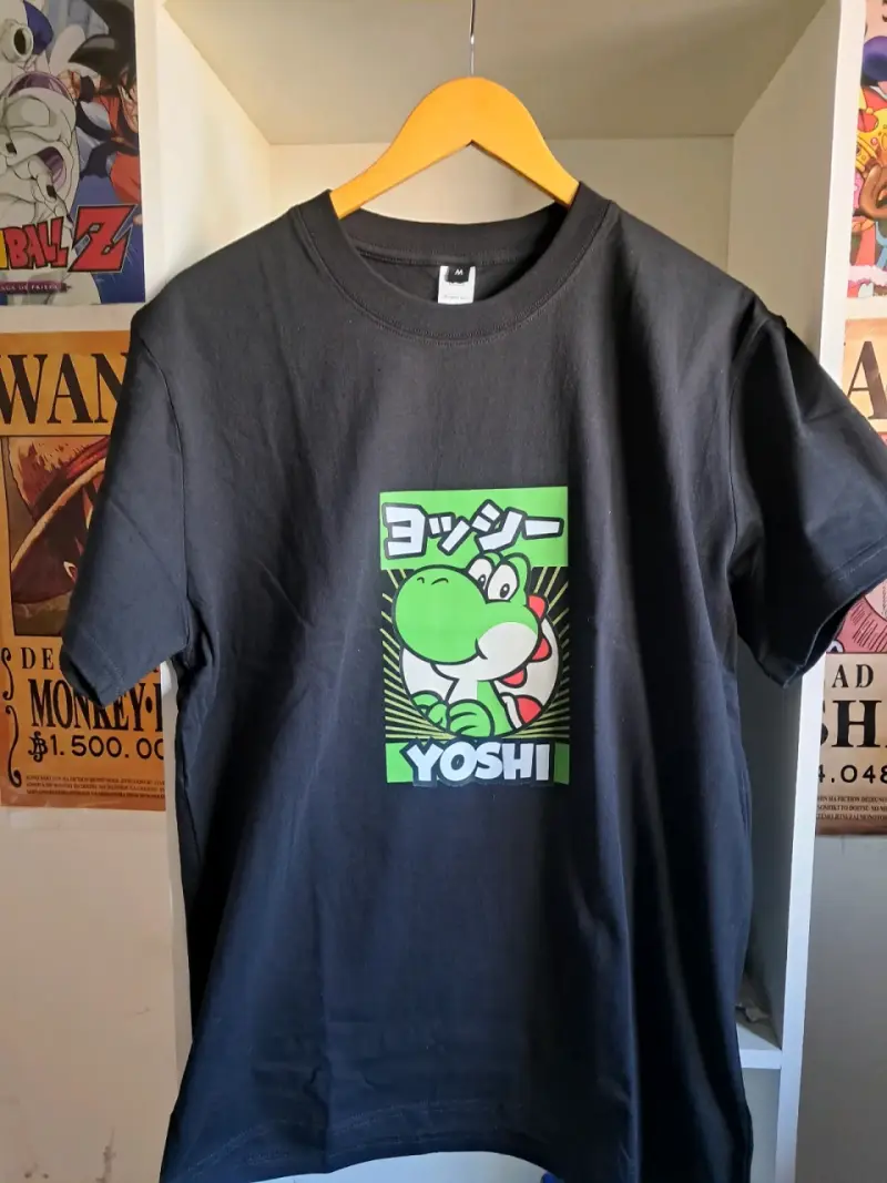 Polera negra nueva Yoshi - 1