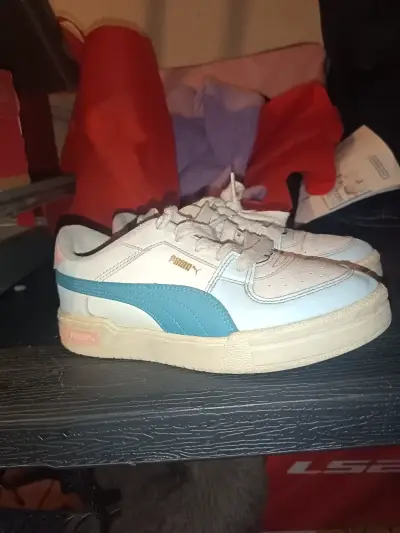 Zapatillas deportivas Puma blancas y celestes - miniatura 2