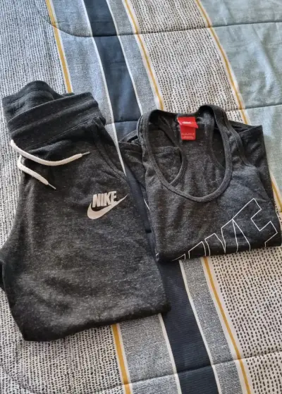 Conjunto deportivo Nike gris oscuro - miniatura 5