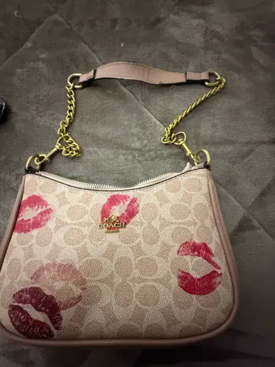 Cartera Coach con estampado de labios - miniatura 2
