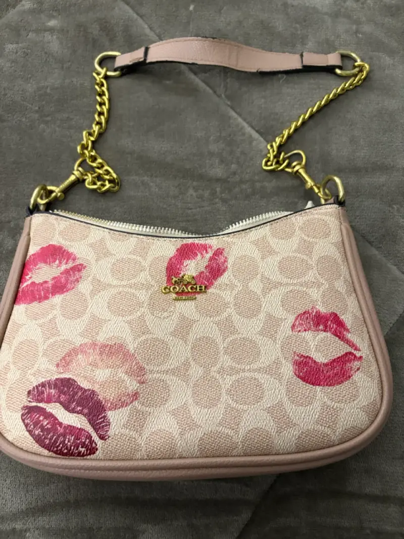 Cartera Coach con estampado de labios - 3