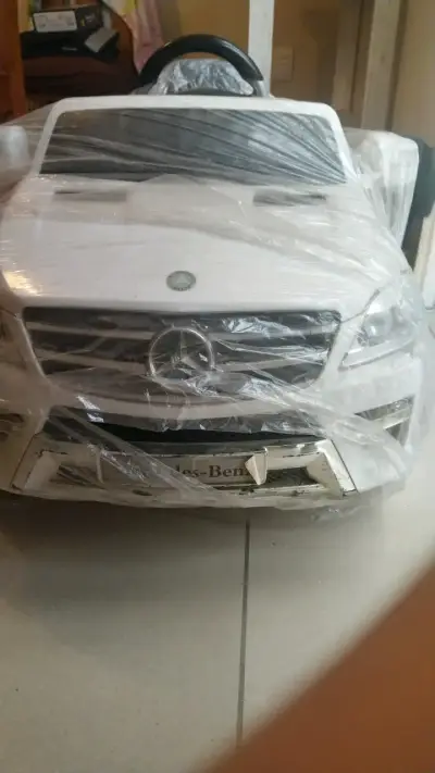 Auto eléctrico para niños Mercedes-Benz blanco - miniatura 1