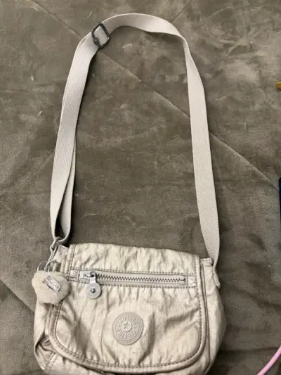 Bandolera Kipling beige con cierre frontal - miniatura 1