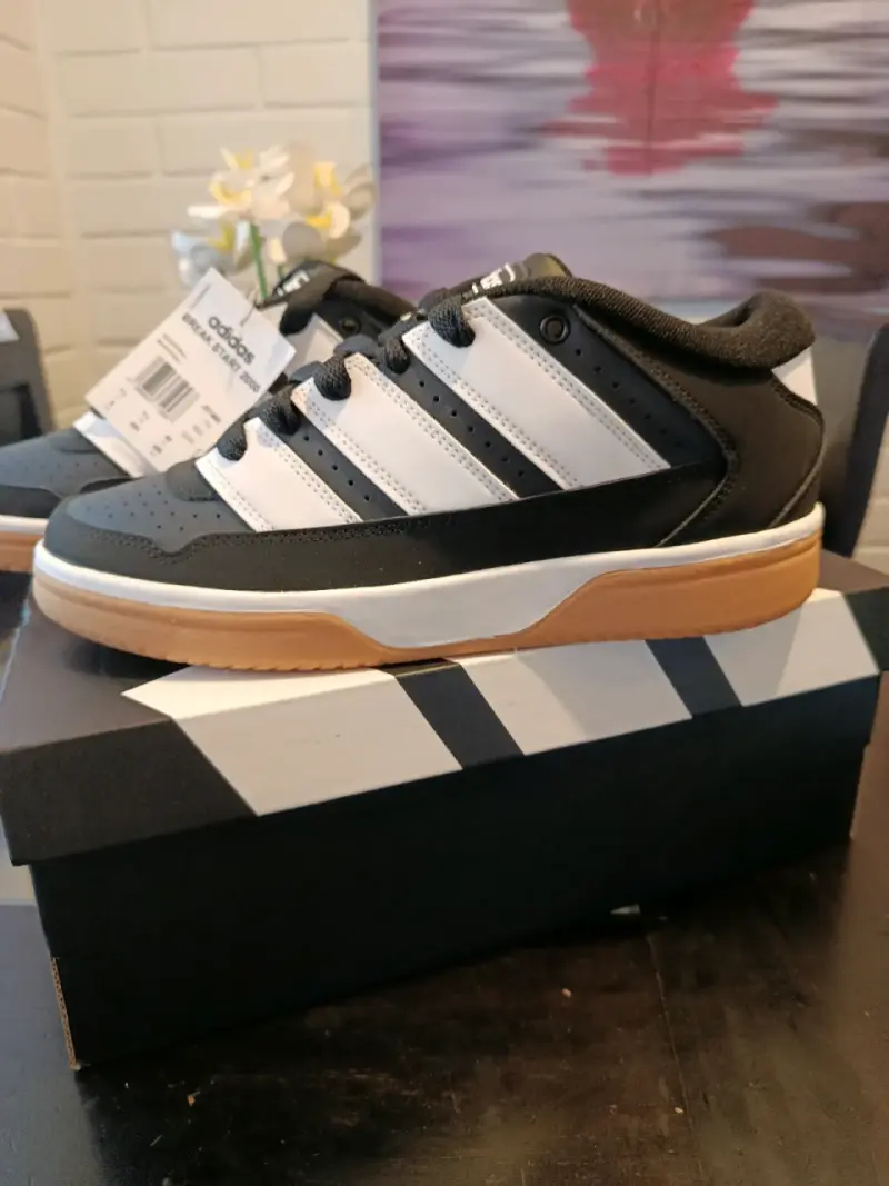 Zapatillas Adidas Breaknet negras y blancas - 1