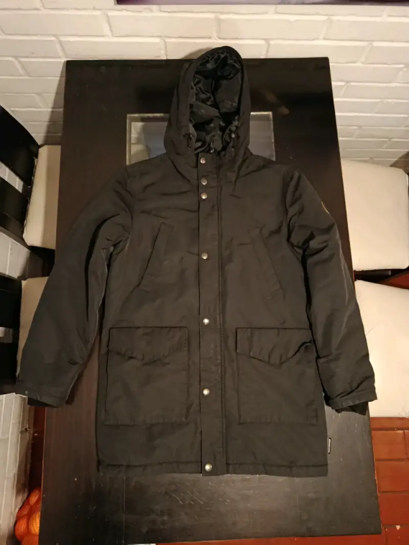 Parka DC negra con capucha para hombre - 1