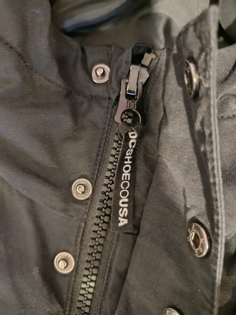 Parka DC negra con capucha para hombre - 3
