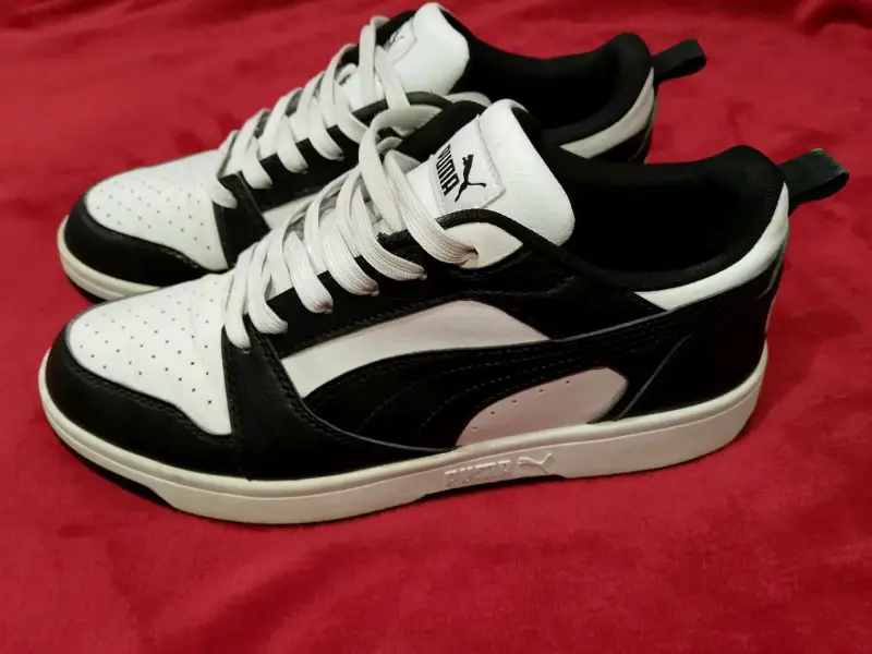 Zapatillas Puma blancas y negras deportivas - 4