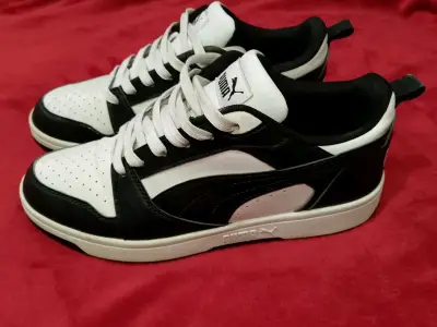 Zapatillas Puma blancas y negras deportivas - miniatura 4