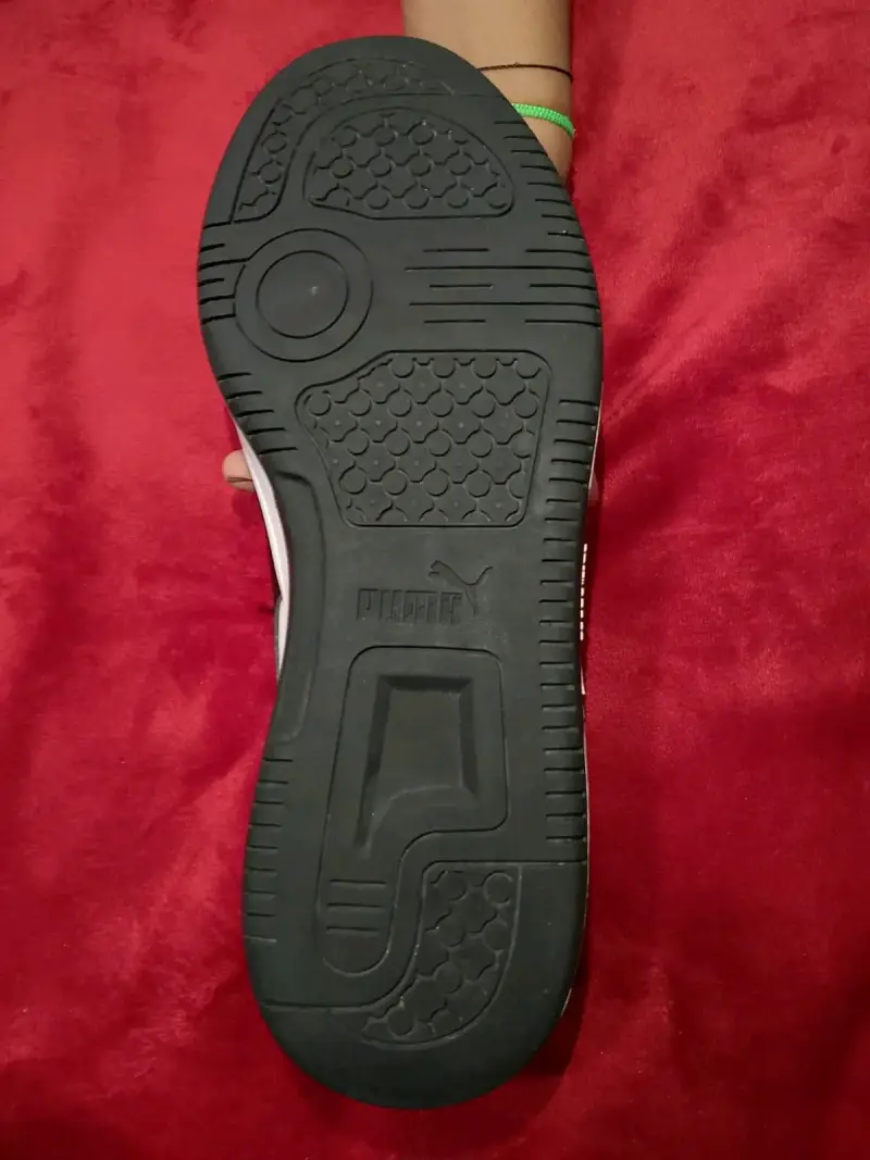 Zapatillas Puma blancas y negras deportivas - 6