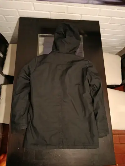 Parka Jack y Jones negra con capucha para hombre - miniatura 2
