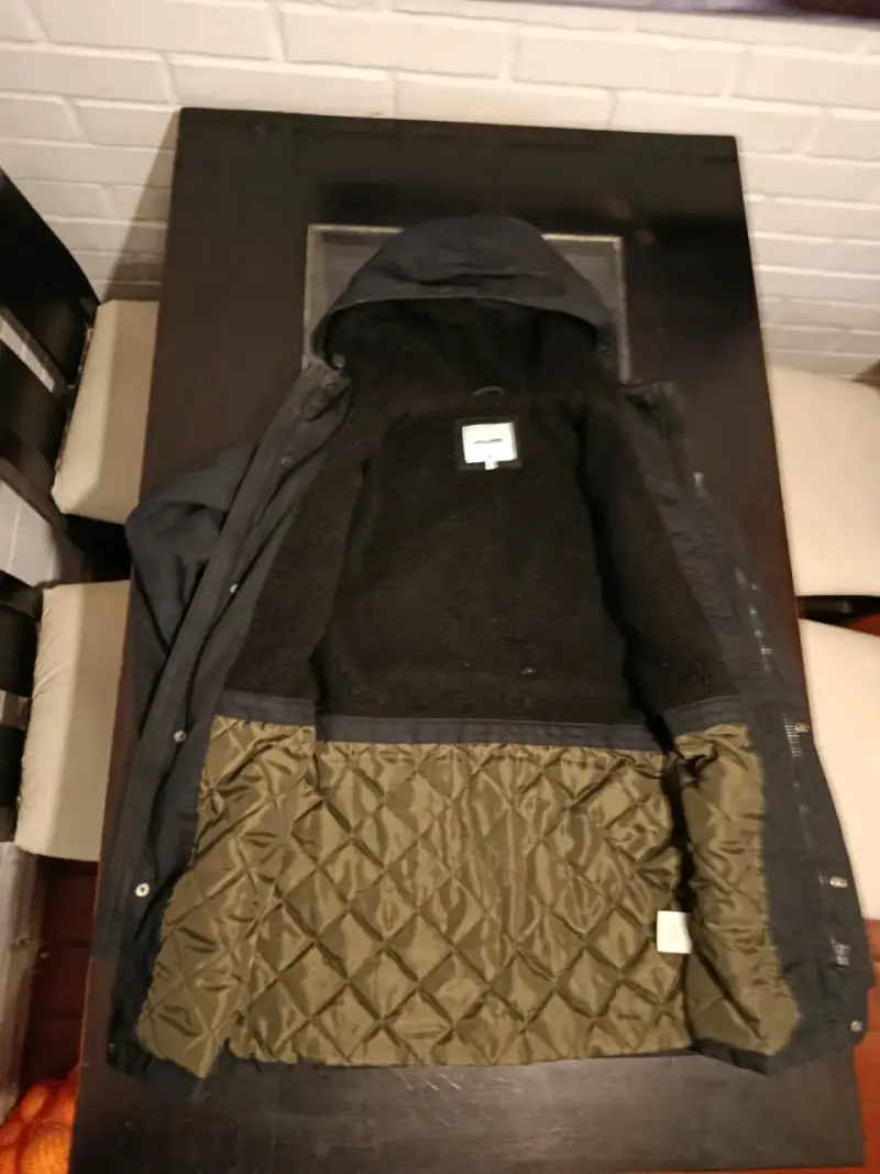 Parka Jack y Jones negra con capucha para hombre - 3
