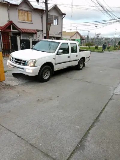 Camioneta pickup doble cabina blanca - miniatura 1