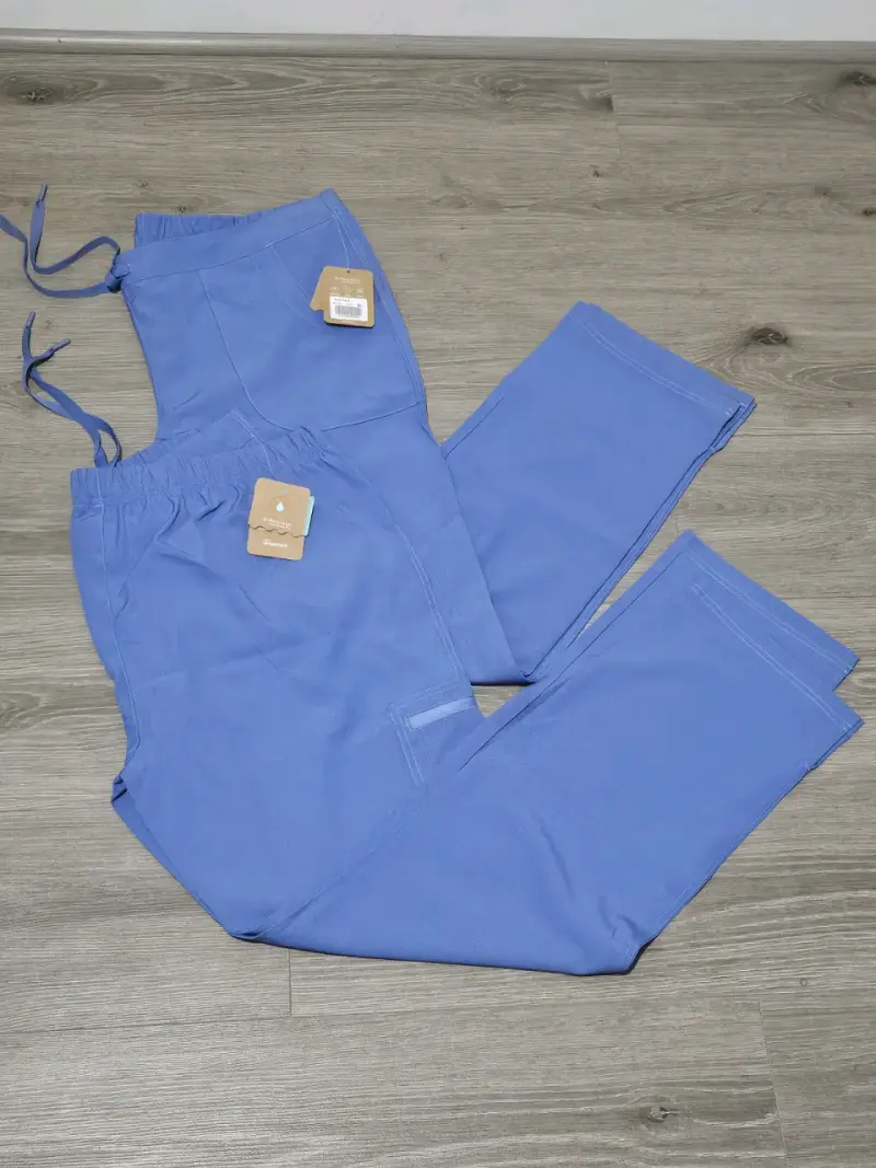 Pantalones clinicos nuevos