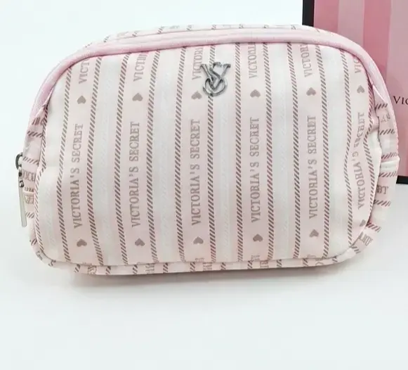 Riñonera rosa con diseño estampado - 3