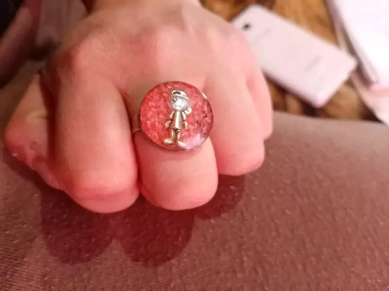 Anillo de plata con piedras moradas - 4
