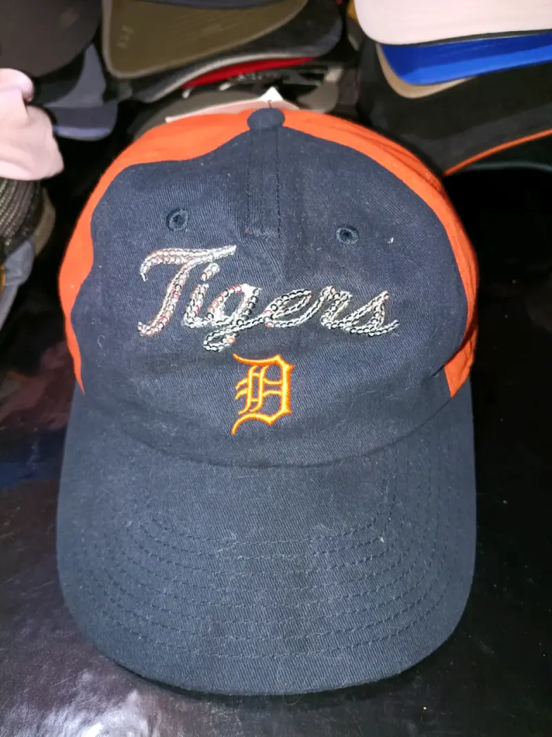 Gorra azul con logo bordado Tigers - 1