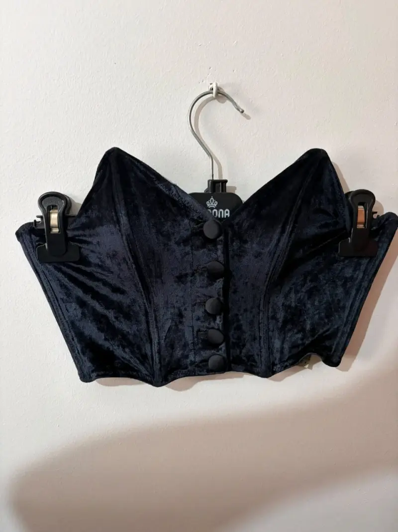 Corset negro de terciopelo con botones