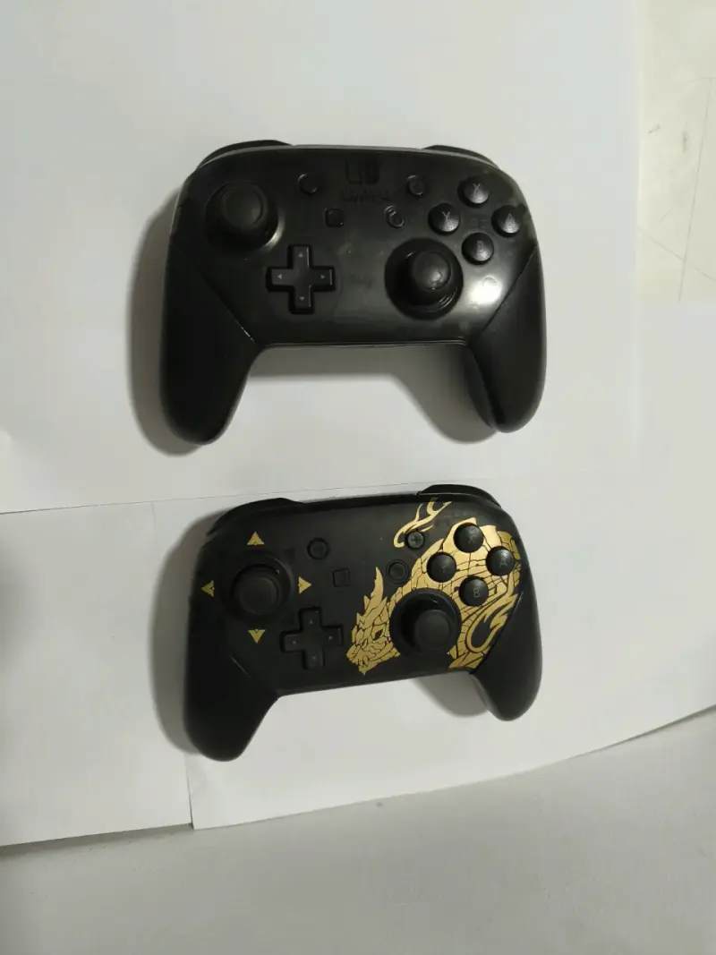 Pro Controller Original + 1 genérico (Nintendo) - 1