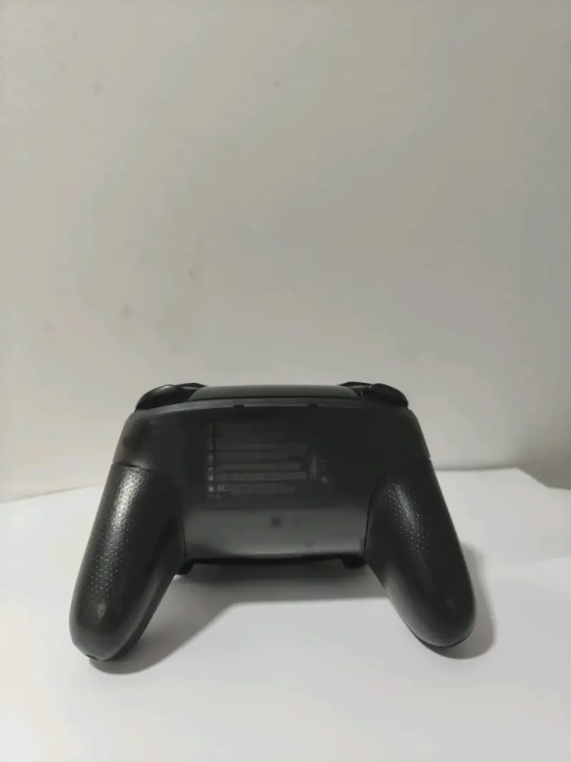 Pro Controller Original + 1 genérico (Nintendo) - 2