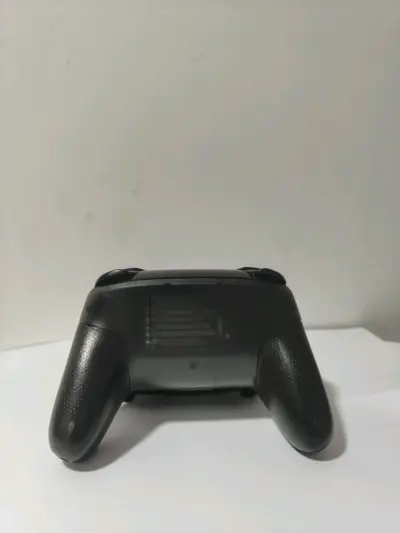 Pro Controller Original + 1 genérico (Nintendo) - miniatura 2