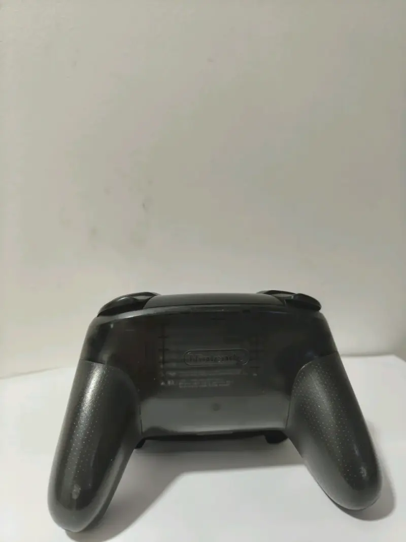 Pro Controller Original + 1 genérico (Nintendo) - 3