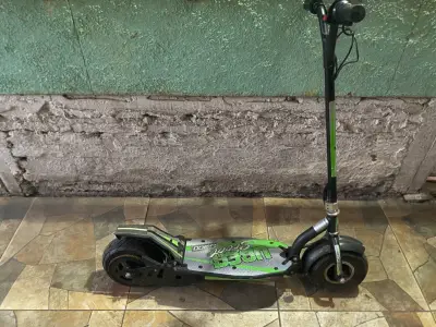 Scooter eléctrico Uber Scoot S300 verde - miniatura 2