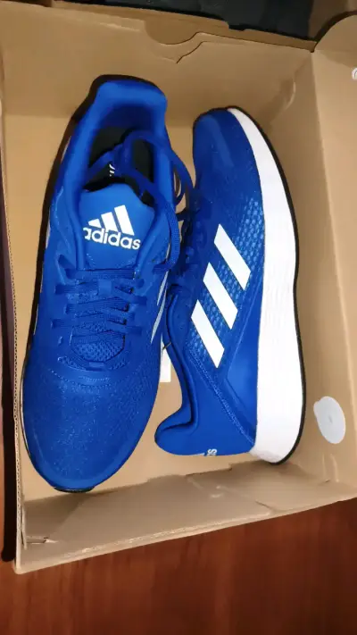 Zapatillas deportivas Adidas azules nuevas - miniatura 1