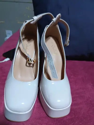 Zapatos de tacón blanco con plataforma - miniatura 1