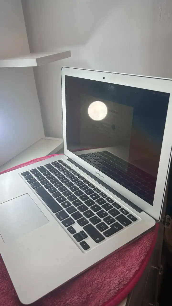 MacBook Air 13 pulgadas en buen estado - 2