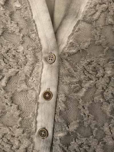 Blusa gris con encaje Tatienne - miniatura 5