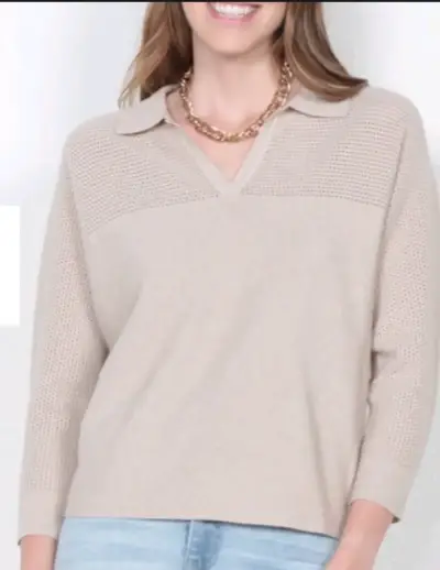 Suéter beige de punto con cuello polo - miniatura 1