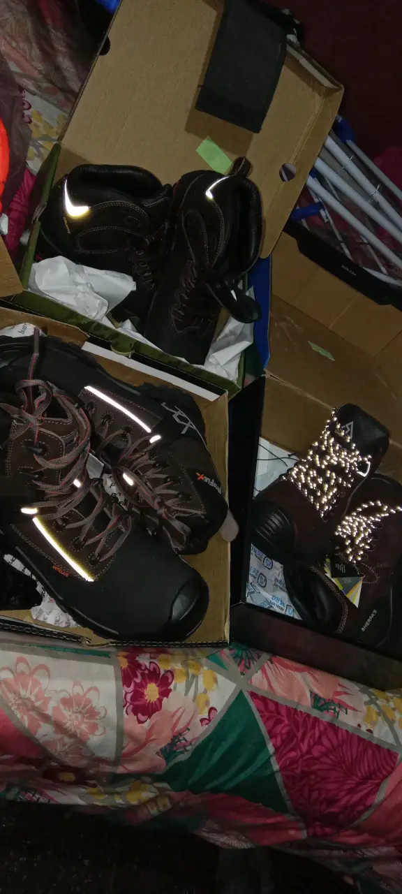 Botas de trekking impermeables negras - 1