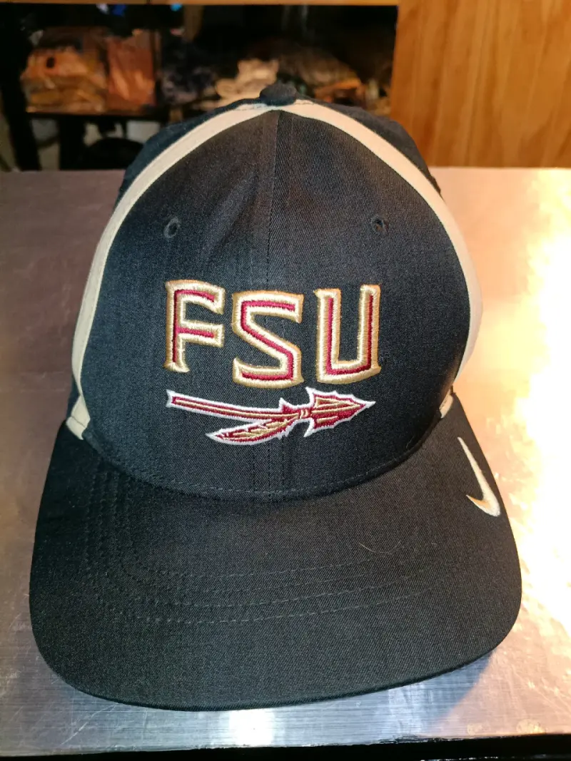 Gorra Nike FSU negra con logo bordado - 1