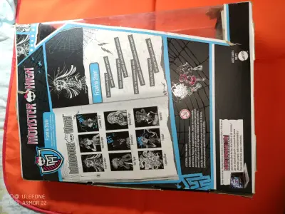 Muñeca Monster High Frankie Stein con accesorios - miniatura 3
