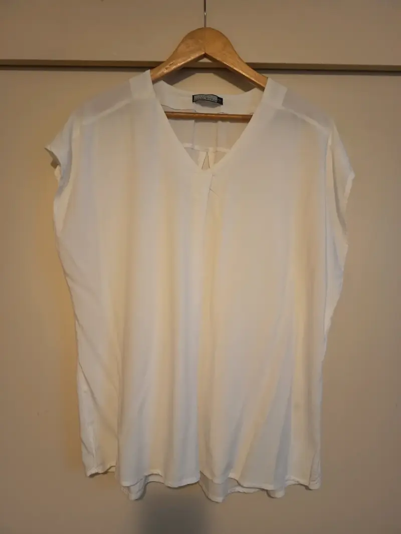Blusa blanca sin mangas talla grande