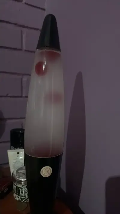 Lámpara de lava roja decorativa - miniatura 2