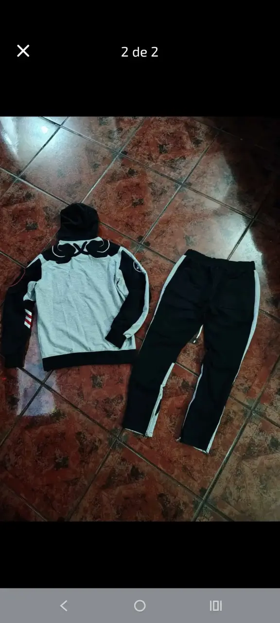 Conjunto deportivo con diseño de pantera - 4