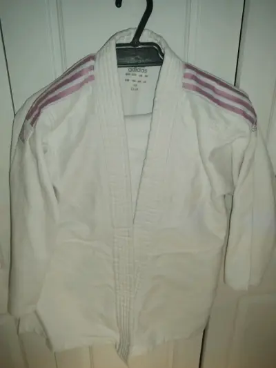Kimono de judo Adidas blanco con rayas rosas - miniatura 1
