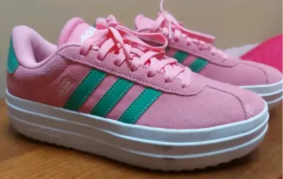 Zapatillas deportivas rosas Adidas - miniatura 1