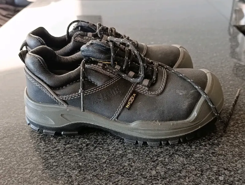 Zapatos de seguridad negros marca Avolante - 2