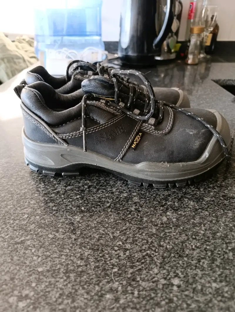 Zapatos de seguridad negros marca Avolante - 3