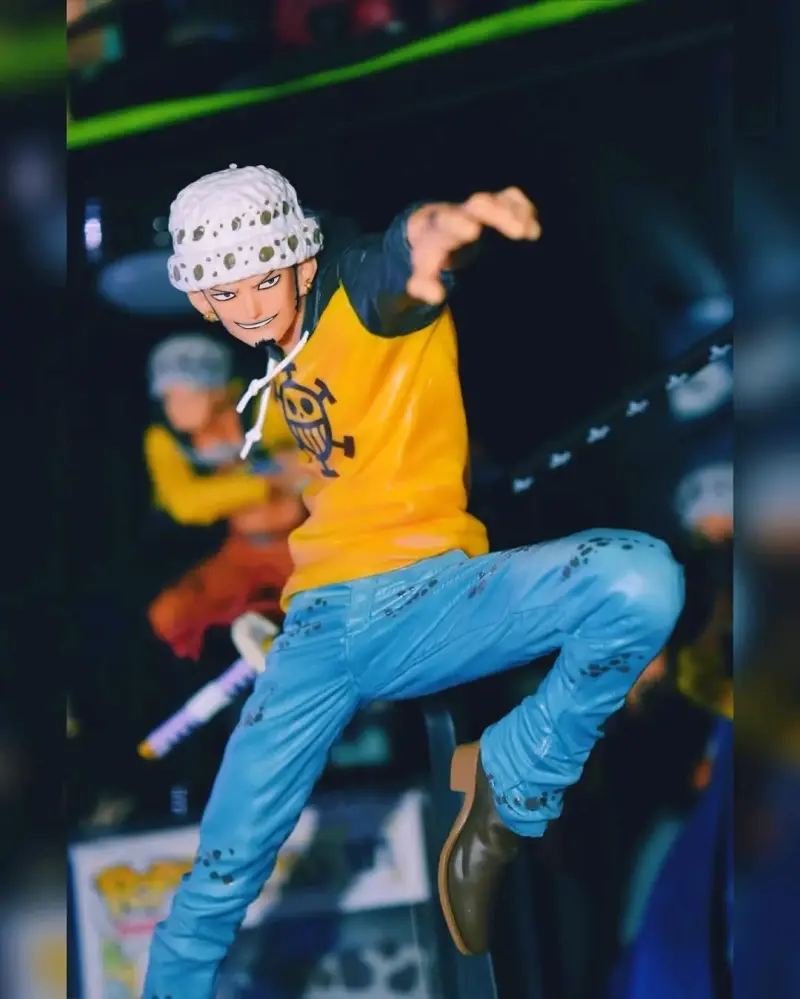 Figura Trafalgar Law One Piece - 4