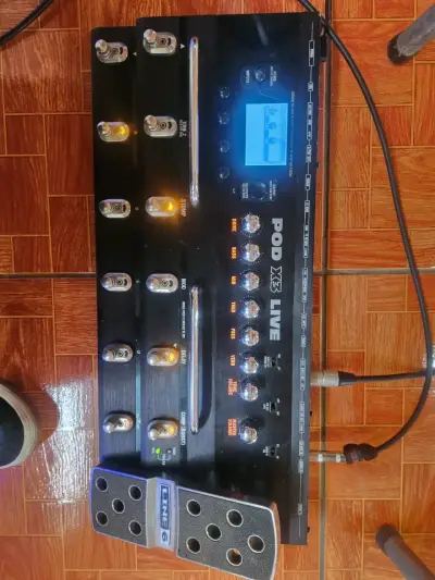 Pedalera multiefectos Line 6 POD X3 Live - miniatura 1