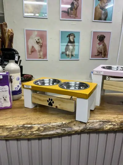 Comedero doble elevado para mascotas de madera - miniatura 2