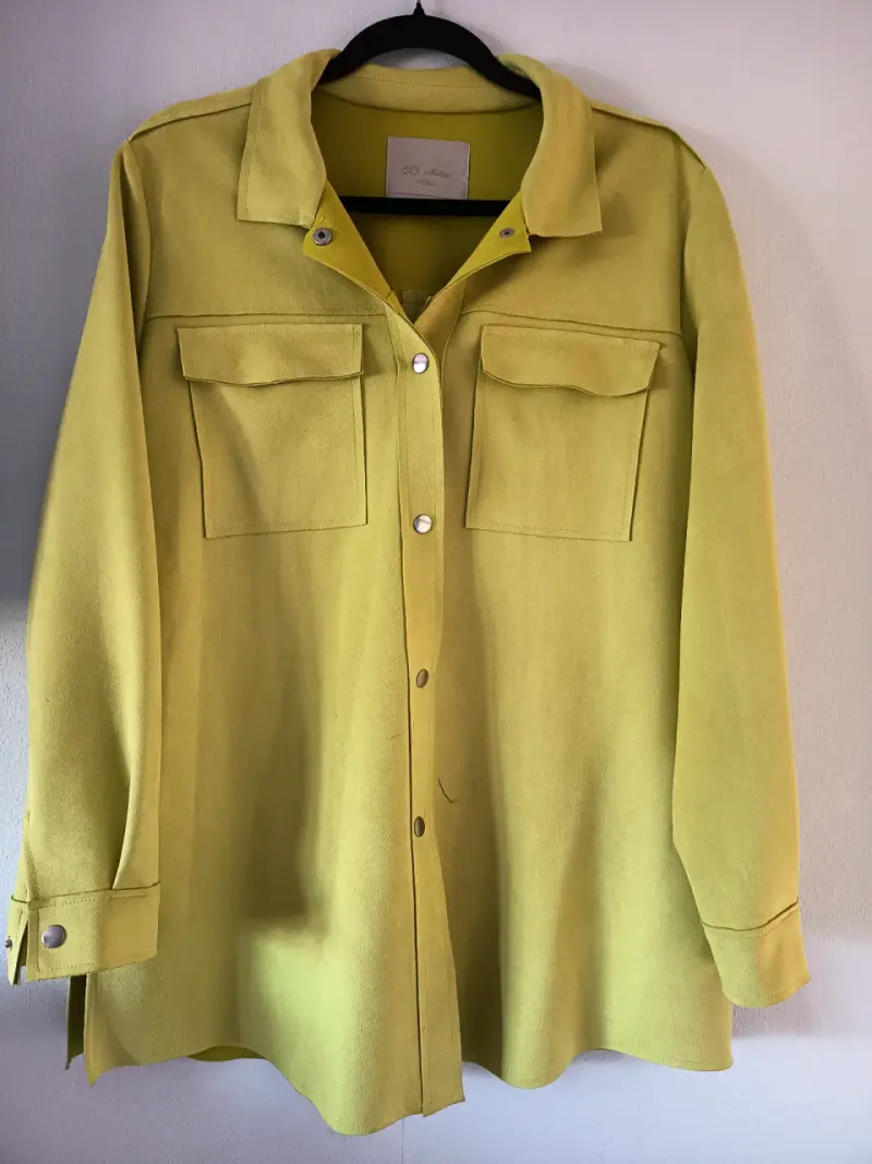 Chaqueta oversize amarilla con bolsillos - 1