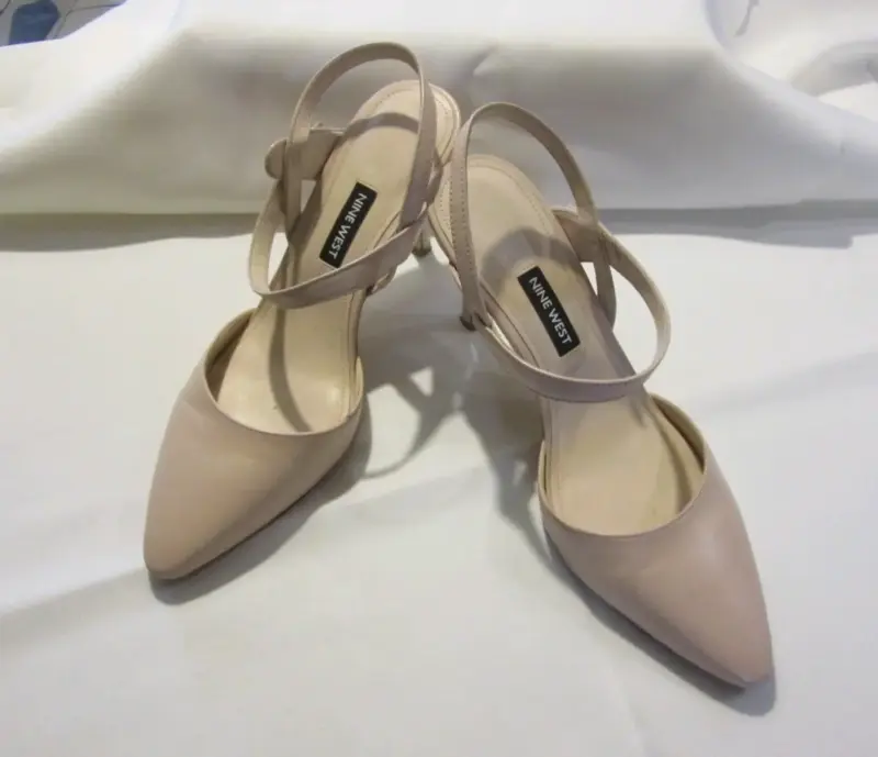 Zapatos de tacón Nine West beige elegantes - 1