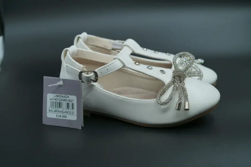 Zapatos de niña blancos con lazo brillante - 3