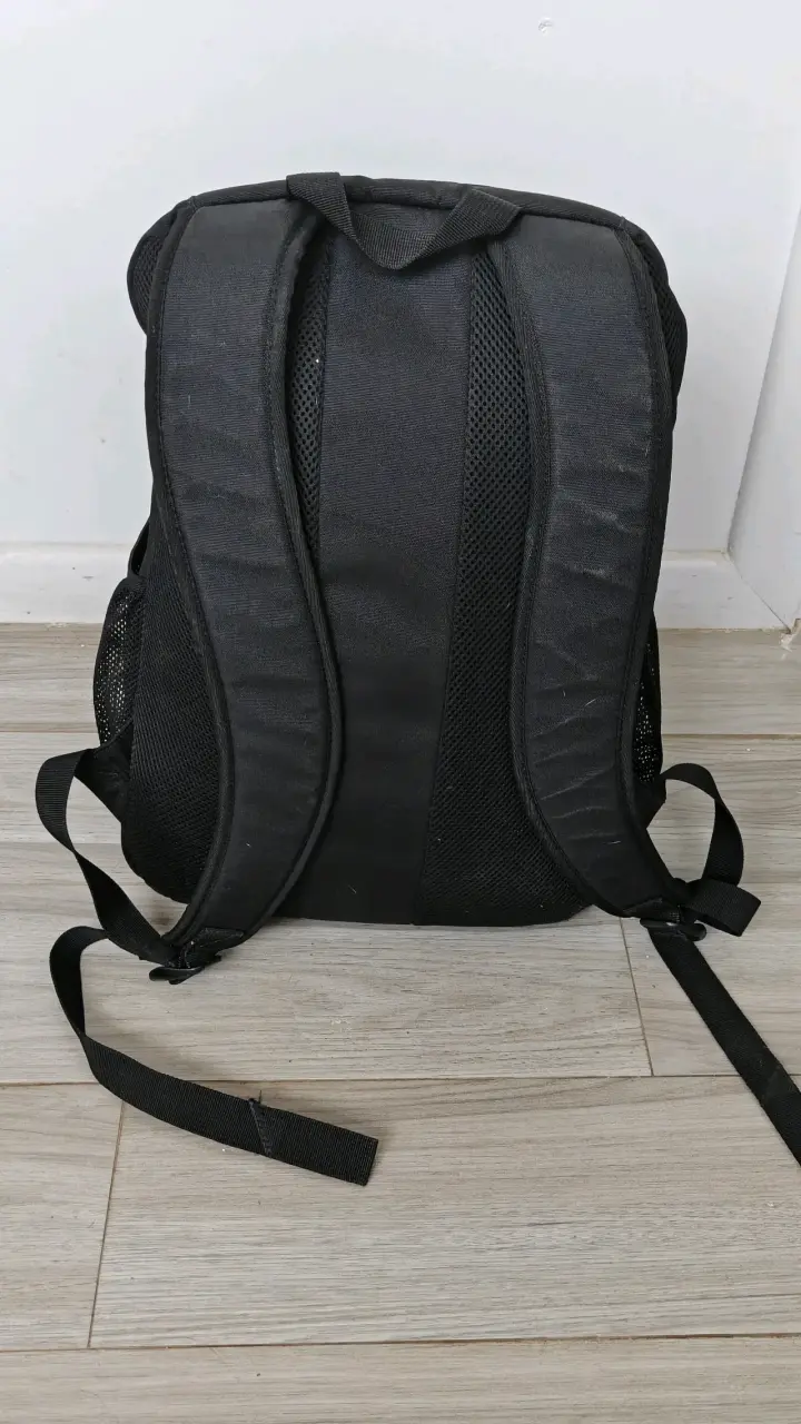 Mochila Oakley 35 lt negra con bolsillo para gafas - 4